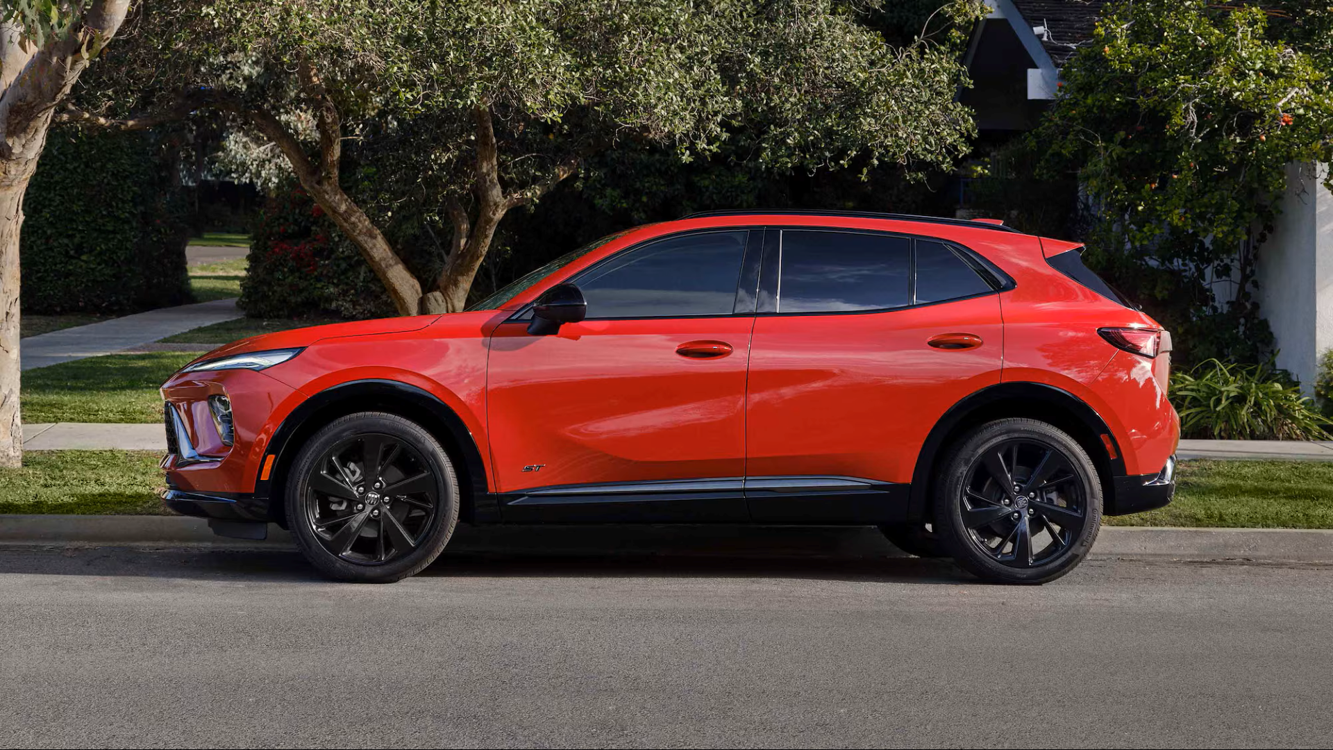 2026 Buick Envision side view parked