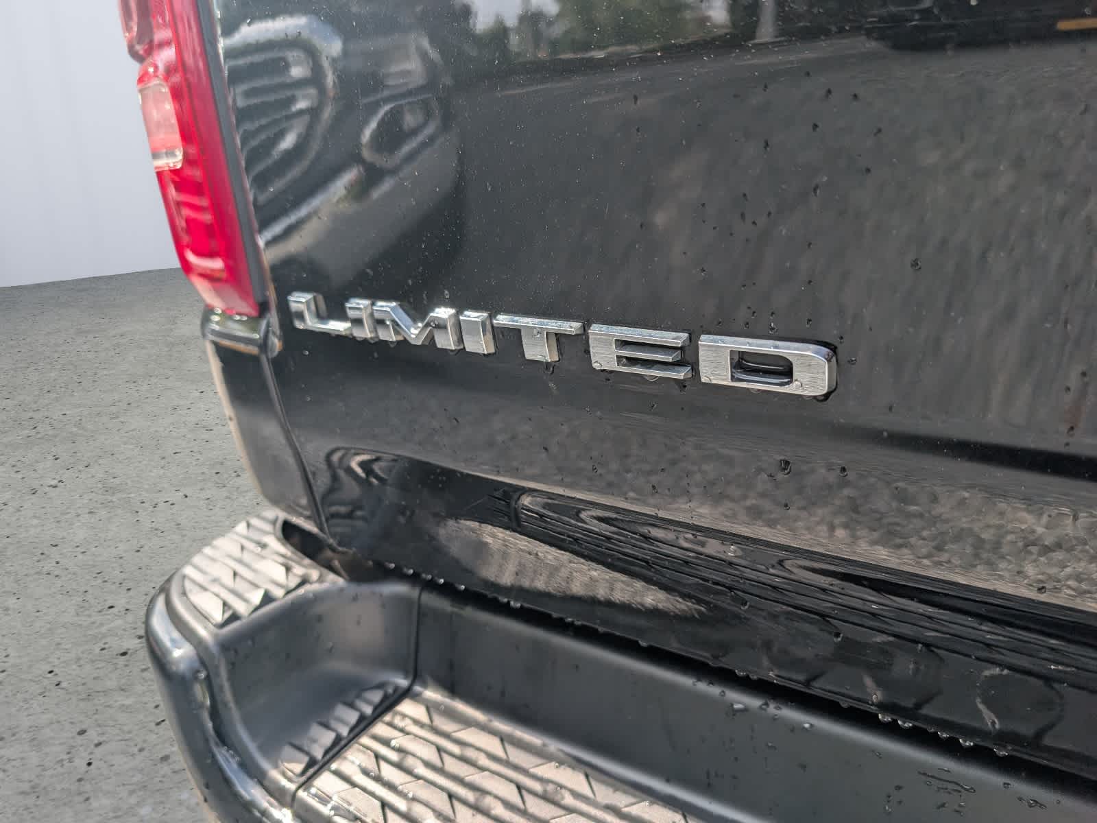 2020 RAM 1500 Limited Crew Cab 4x4 5'7" Box