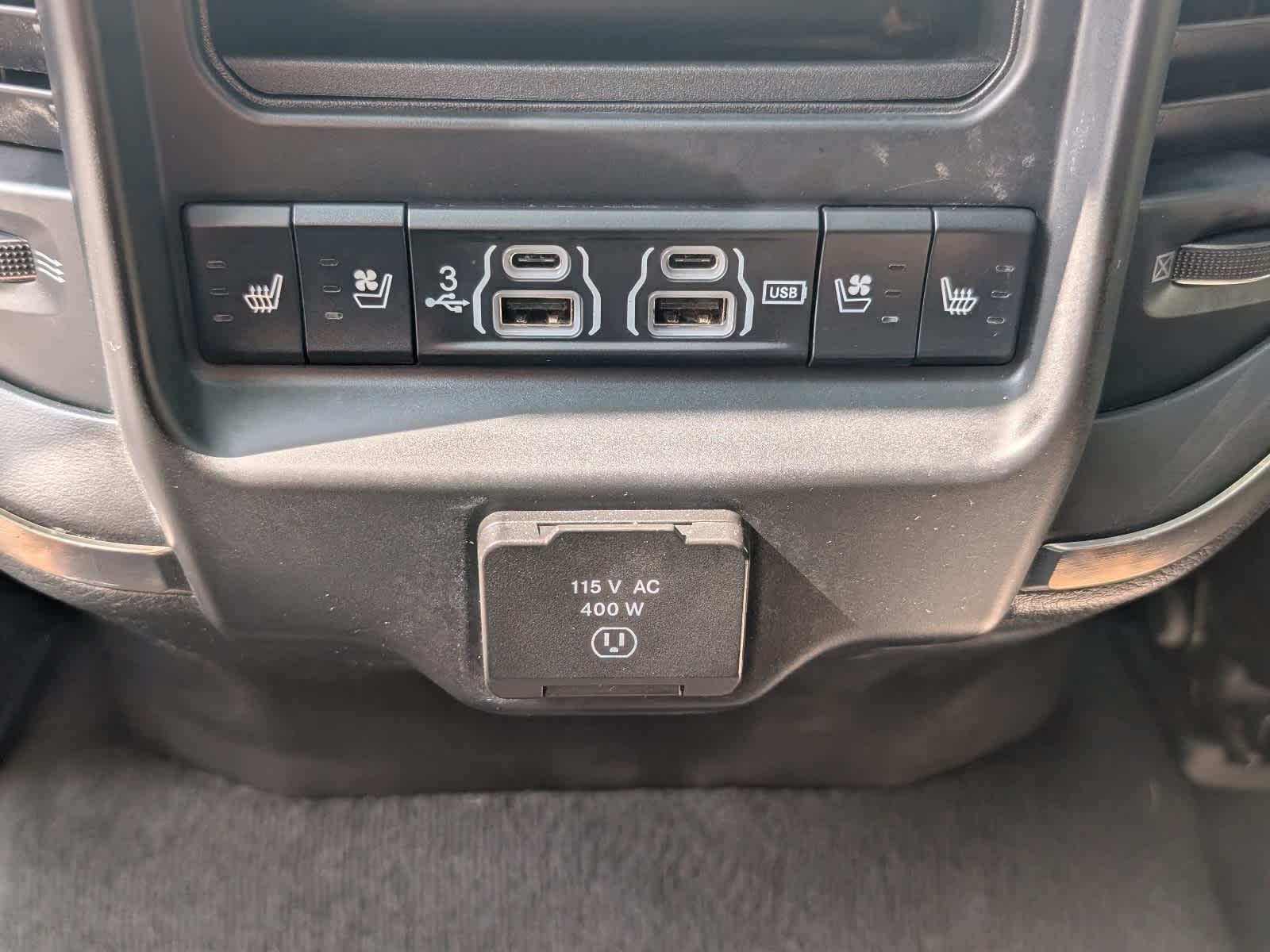 2020 RAM 1500 Limited Crew Cab 4x4 5'7" Box