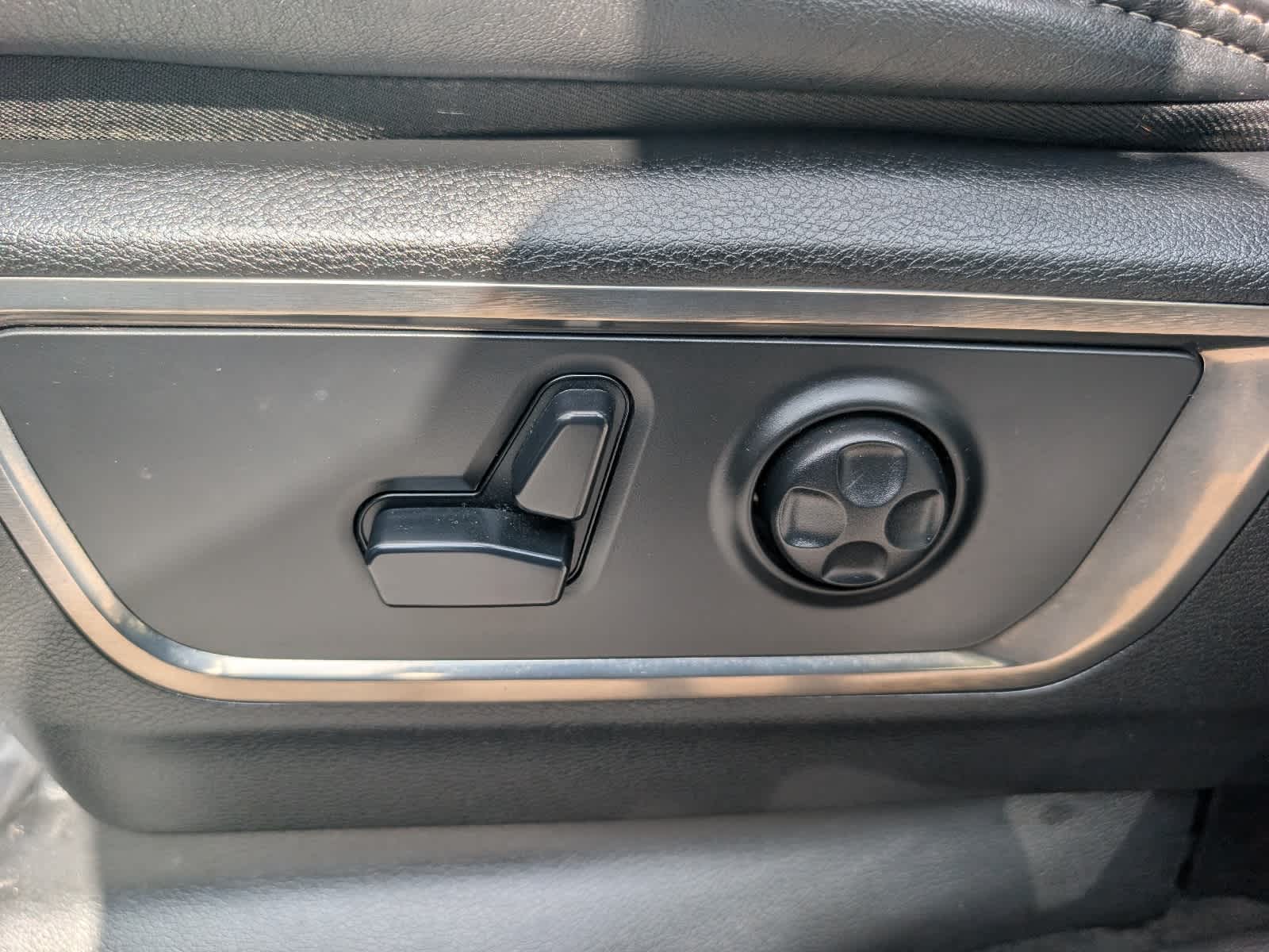 2020 RAM 1500 Limited Crew Cab 4x4 5'7" Box
