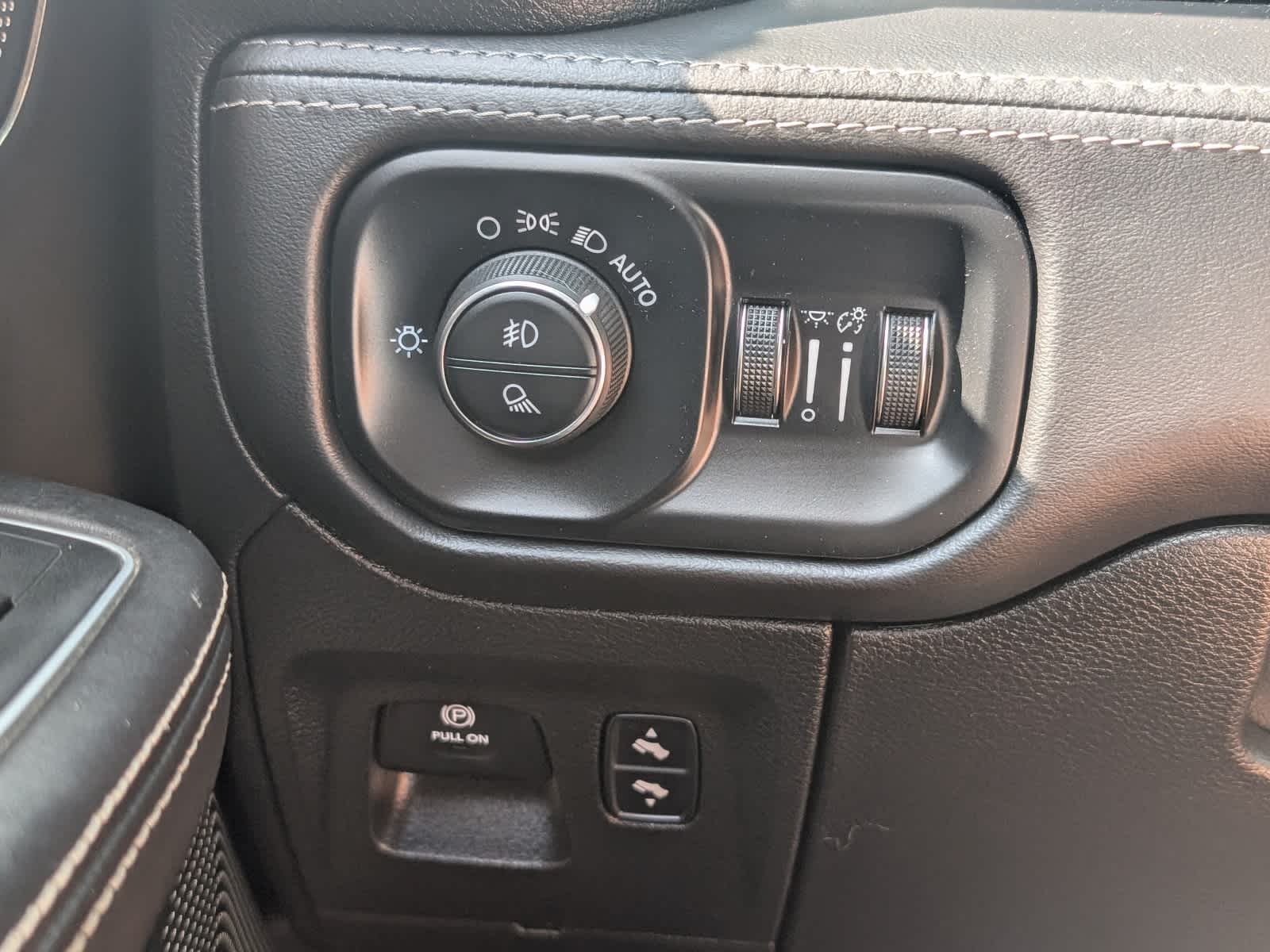 2020 RAM 1500 Limited Crew Cab 4x4 5'7" Box