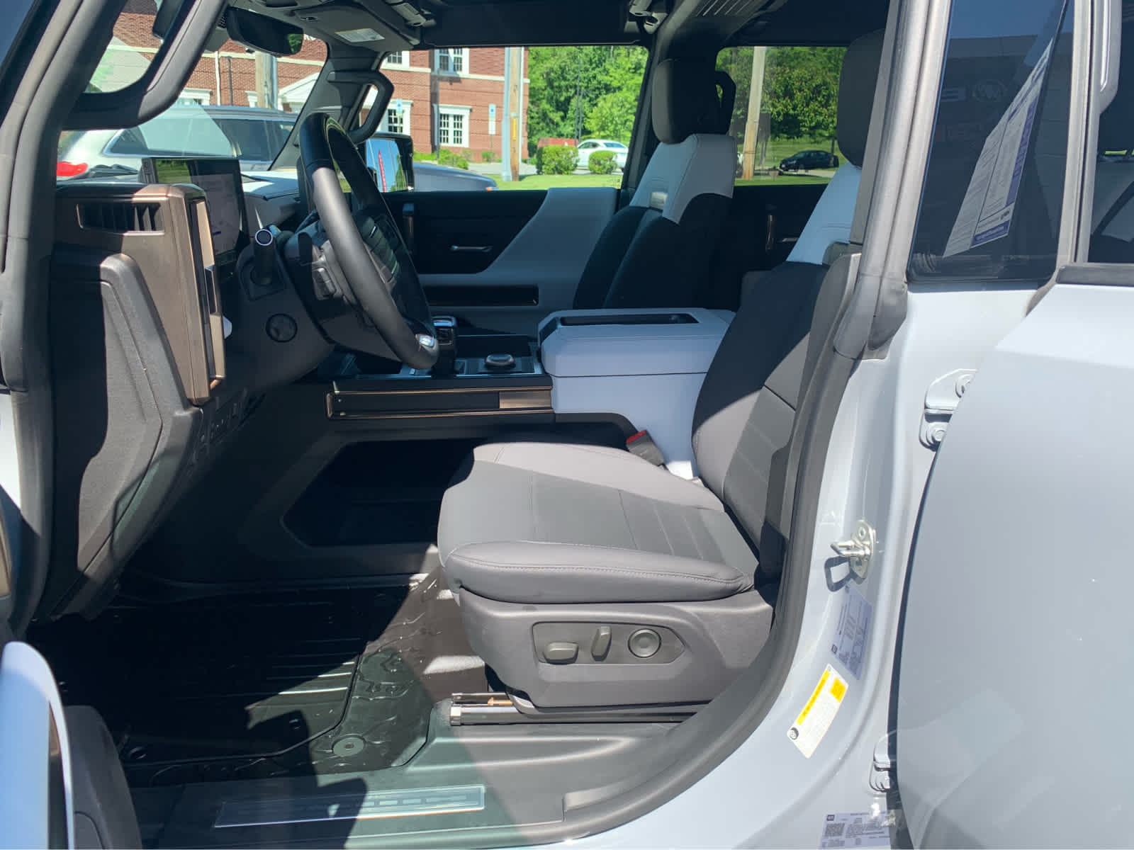 2024 GMC HUMMER EV SUV 2X