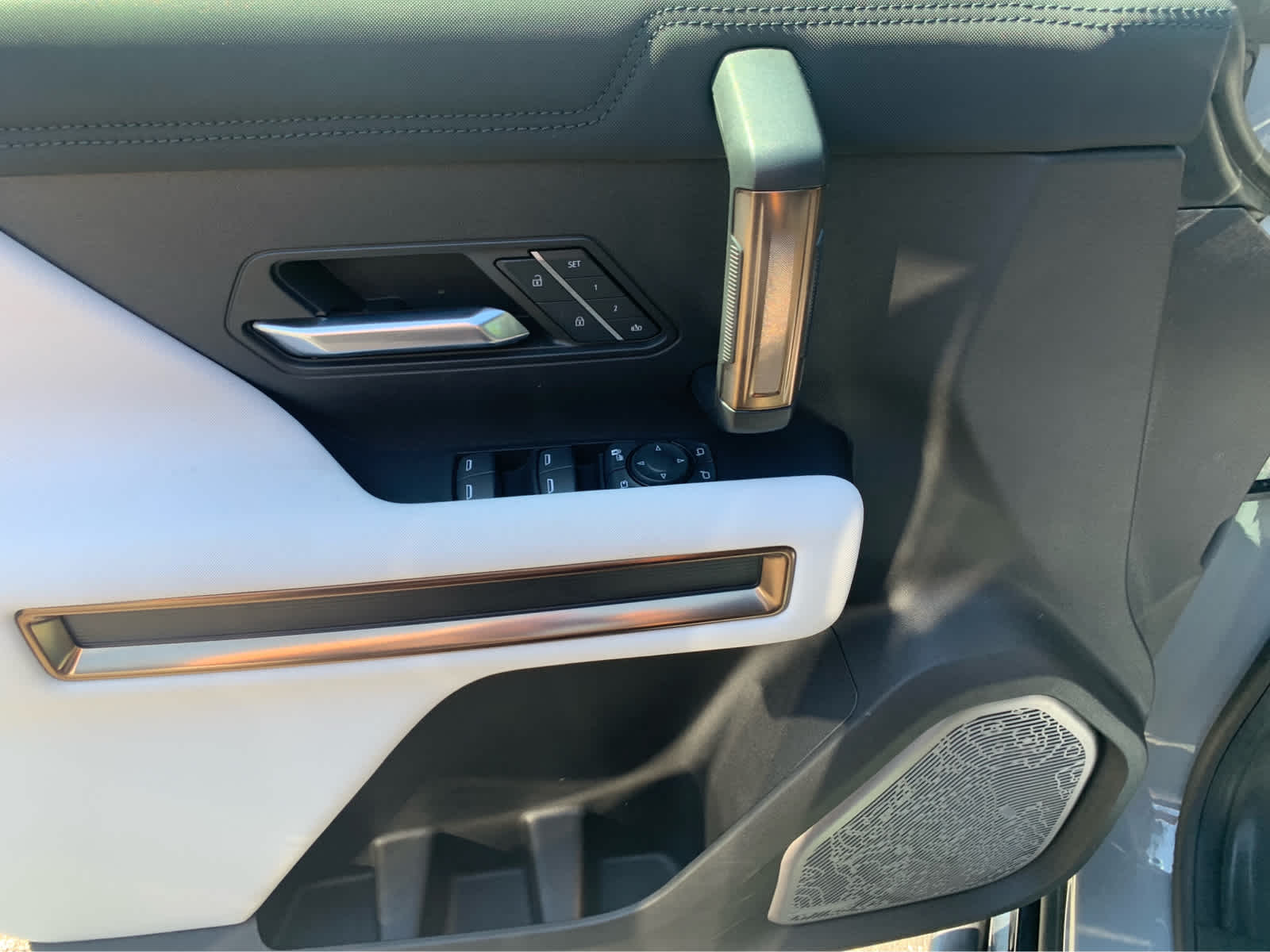 2024 GMC HUMMER EV SUV 2X