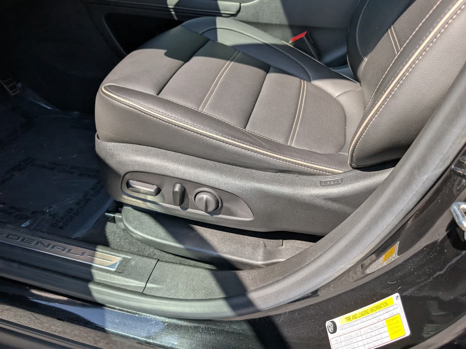 2020 GMC Acadia Denali