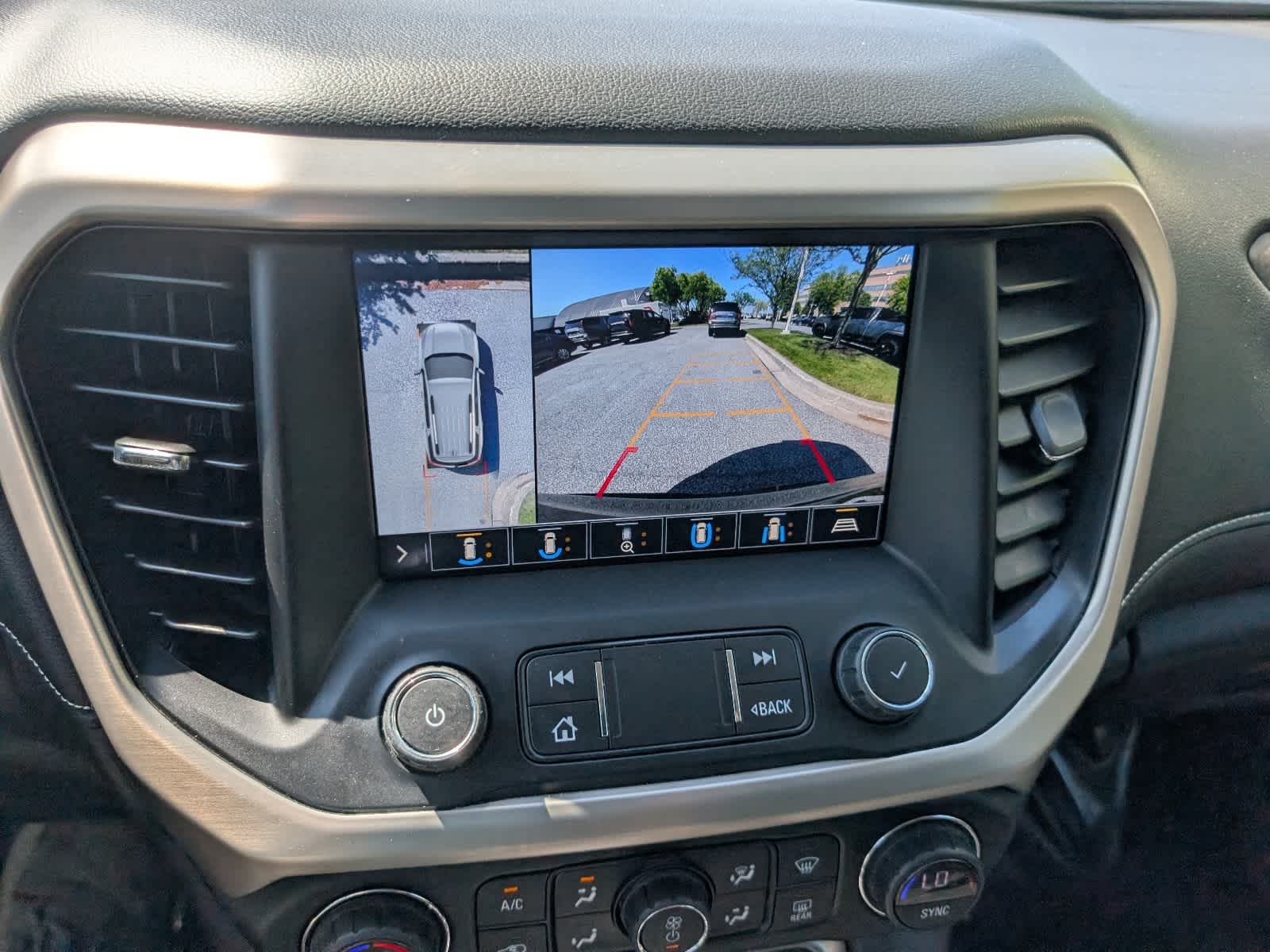2020 GMC Acadia Denali
