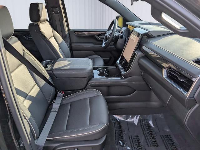 2025 GMC Yukon Elevation