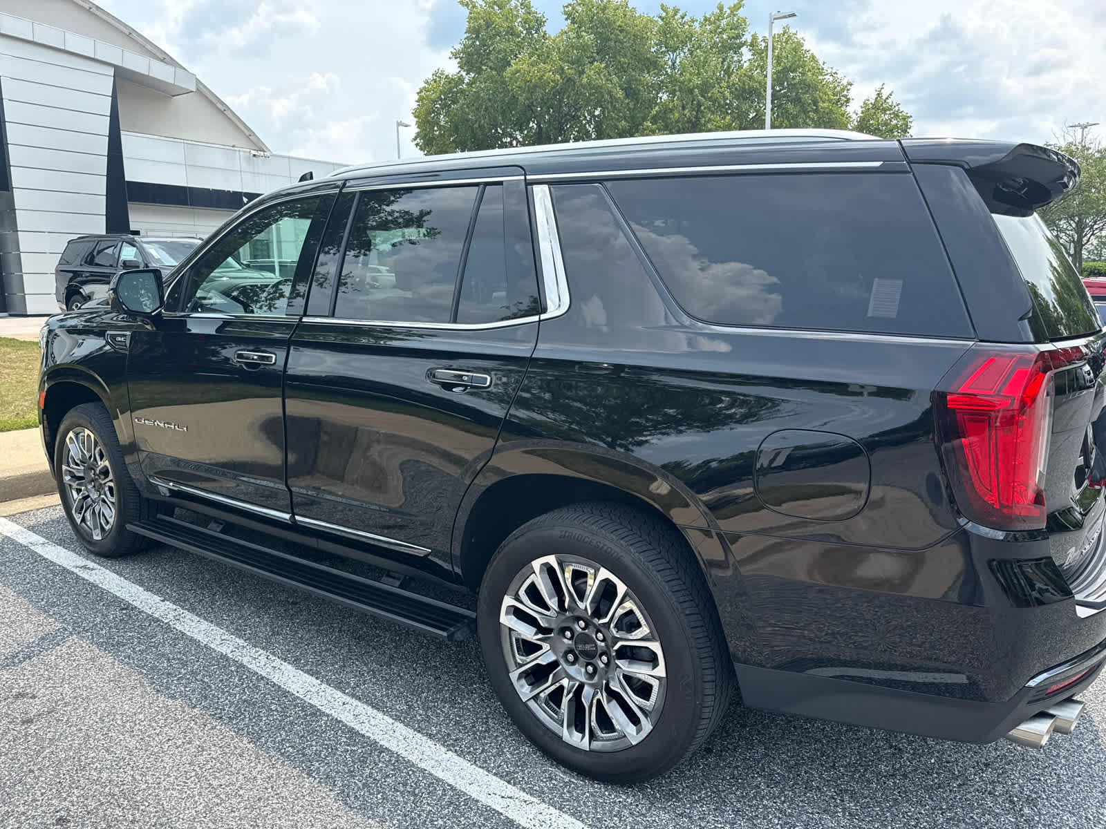 2023 GMC Yukon Denali Ultimate