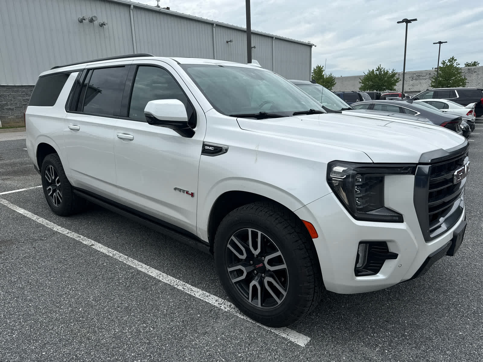 2023 GMC Yukon XL AT4