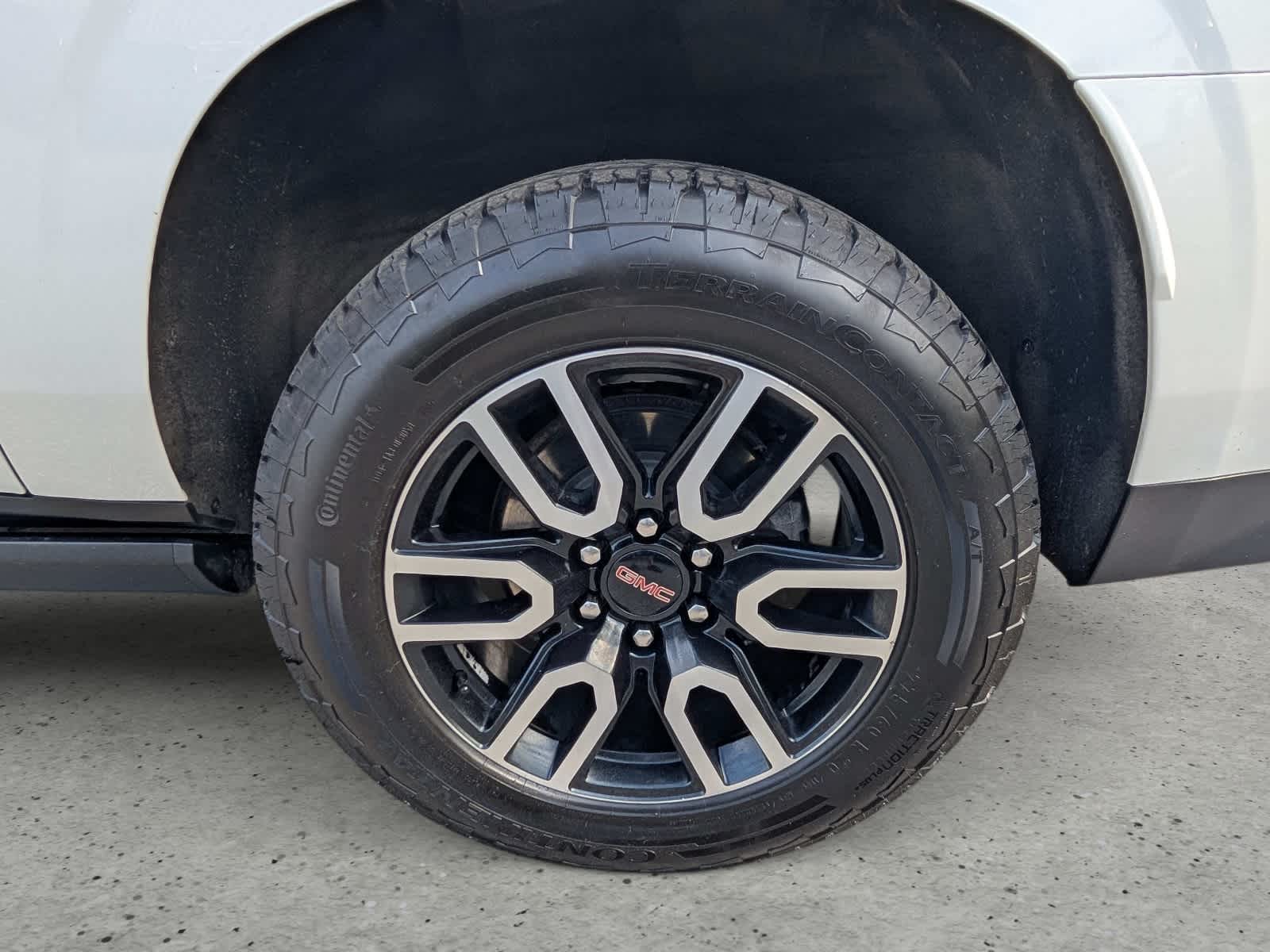 2023 GMC Yukon XL AT4