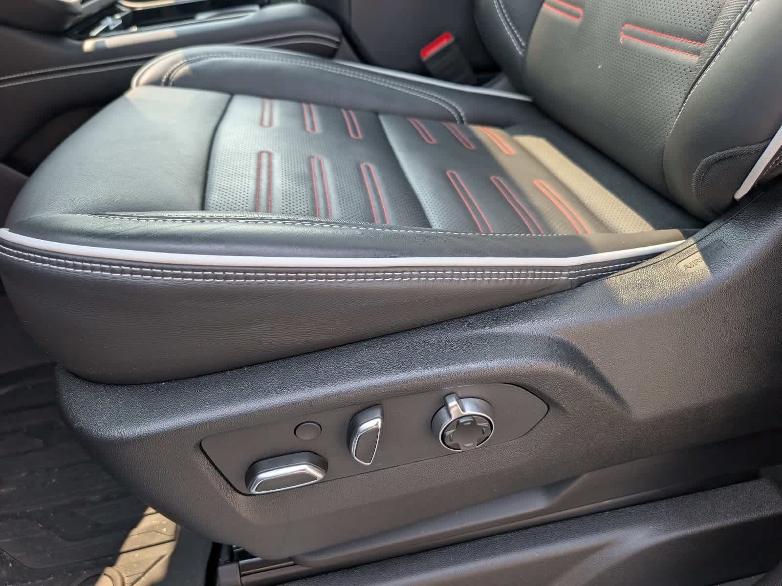 2025 GMC Yukon AT4 Ultimate