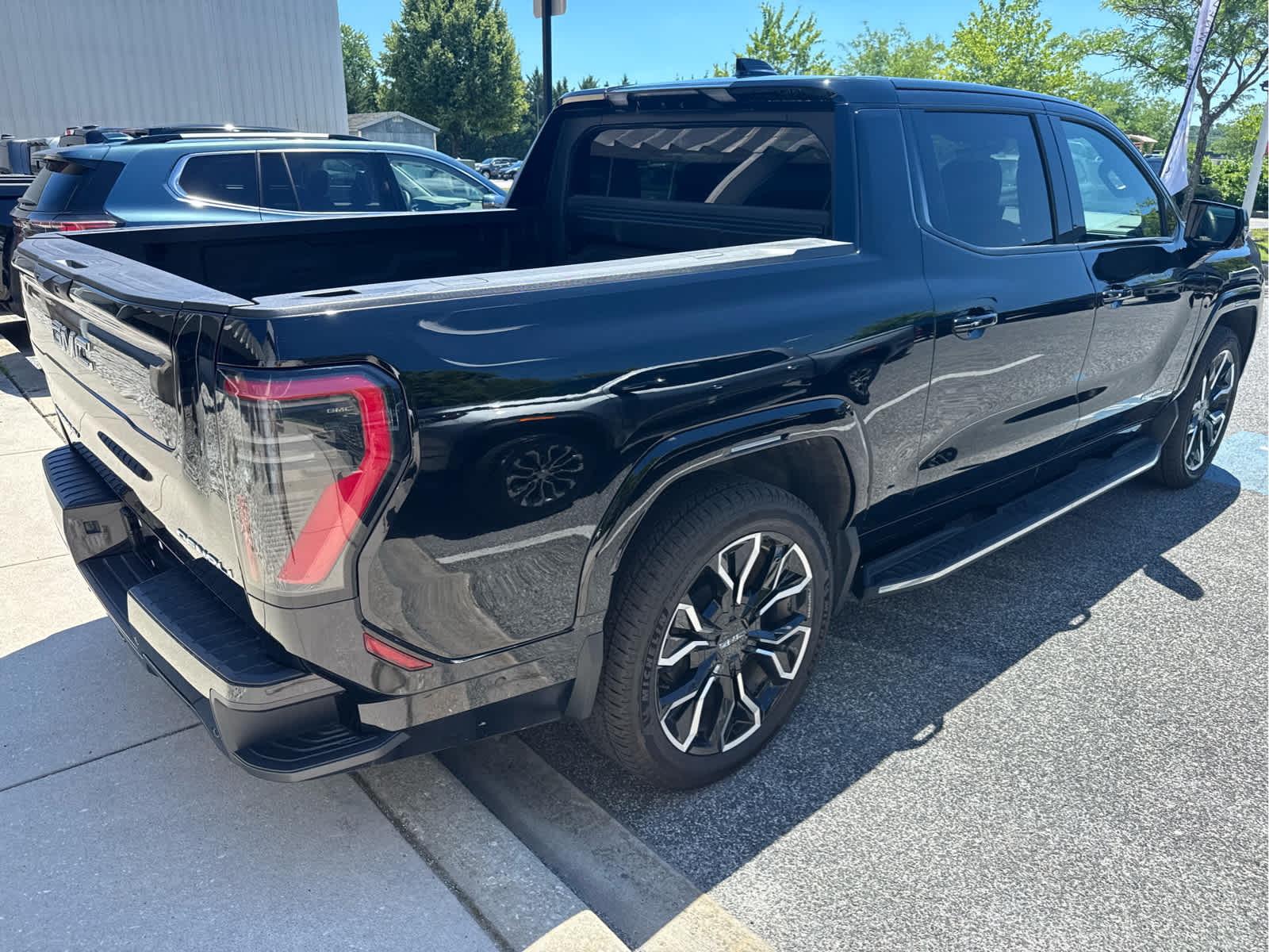 2025 GMC Sierra EV Max Range Denali