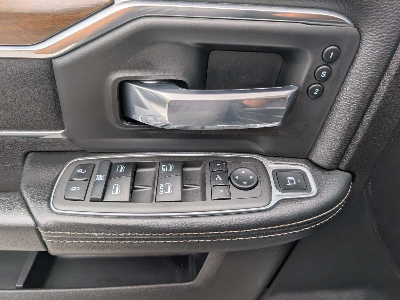 2022 RAM 2500 Laramie Crew Cab 4x4 6'4" Box