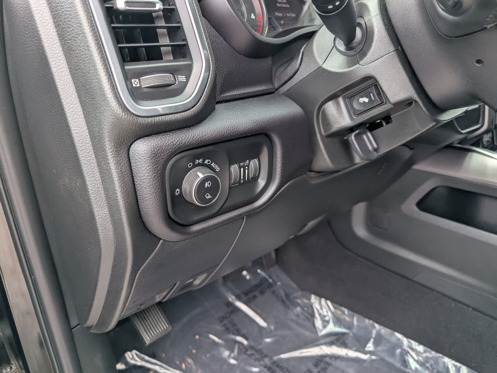 2022 RAM 2500 Laramie Crew Cab 4x4 6'4" Box