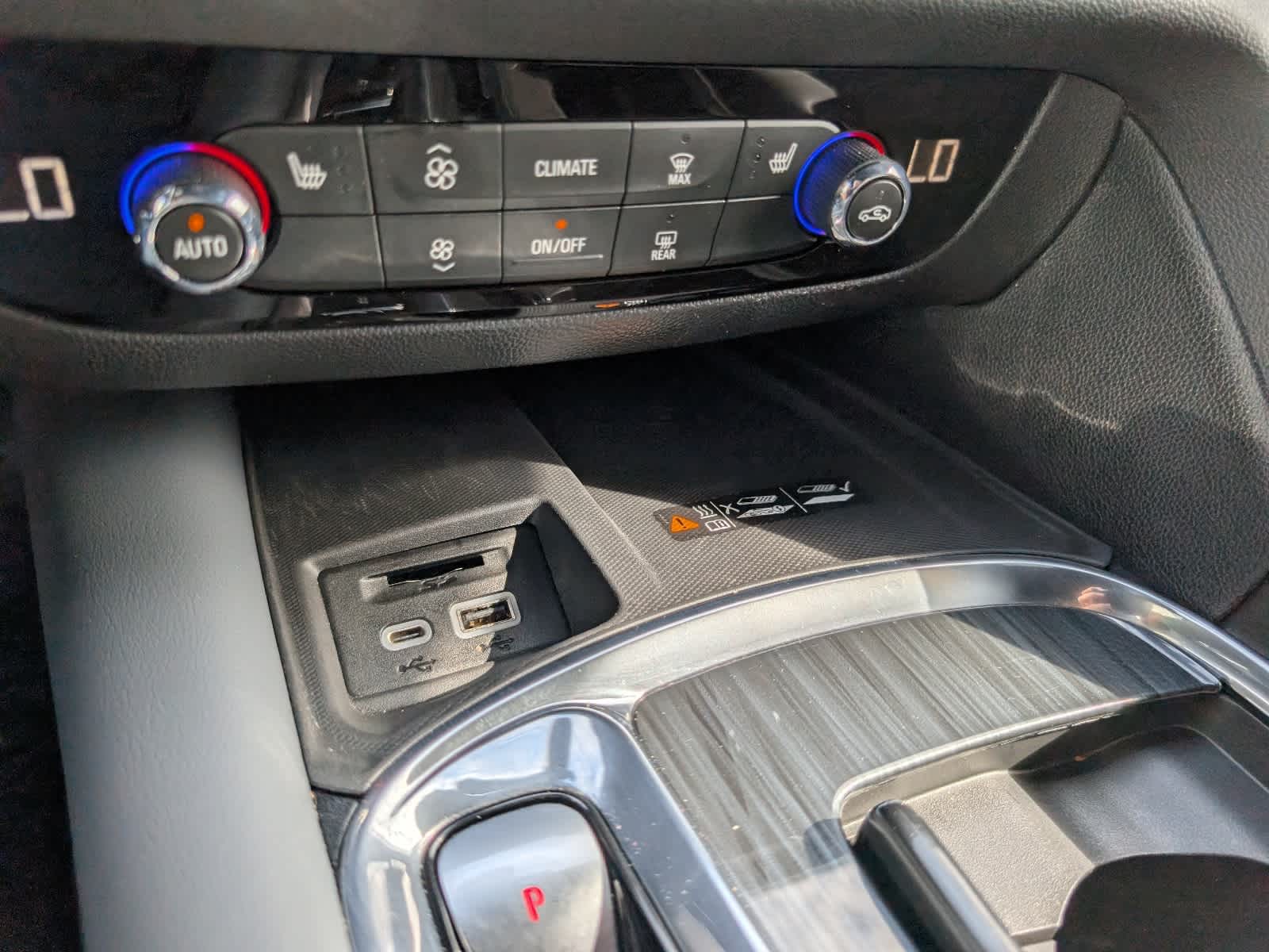 2024 Buick Enclave Essence