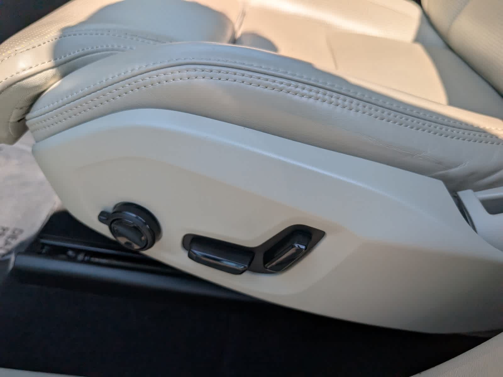 2022 Volvo XC60 B5 Inscription