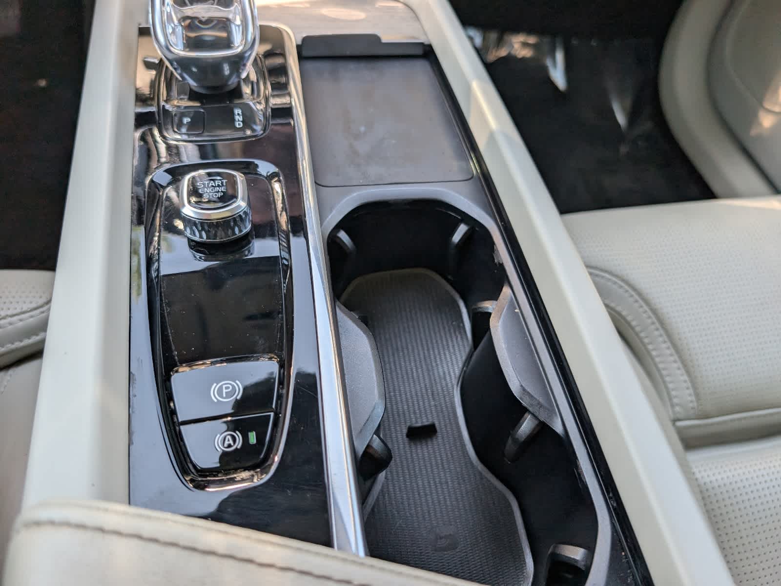 2022 Volvo XC60 B5 Inscription