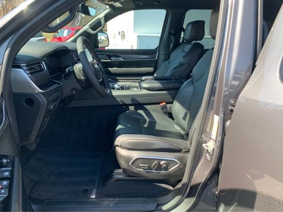 2024 Jeep Wagoneer Base