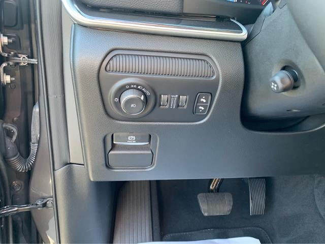 2024 Jeep Wagoneer Base