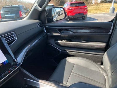 2024 Jeep Wagoneer Base