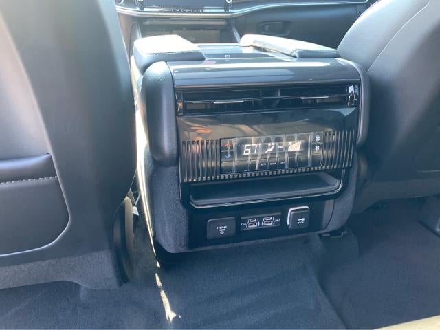 2024 Jeep Wagoneer Base