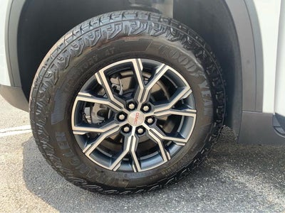 2025 GMC Acadia AT4