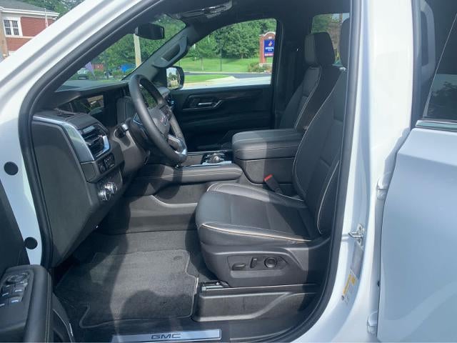 2025 GMC Yukon Elevation