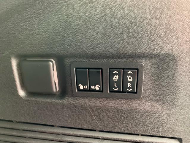 2022 GMC Yukon XL AT4