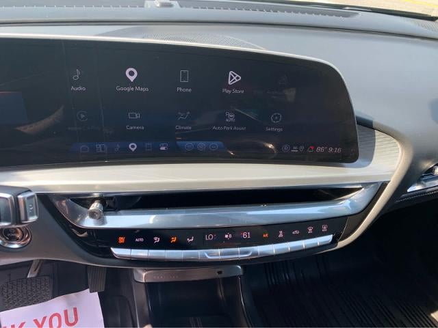 2024 Cadillac LYRIQ Luxury 1