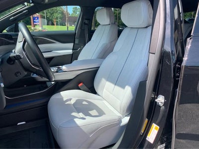 2024 Cadillac LYRIQ Luxury 1