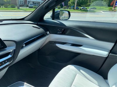 2024 Cadillac LYRIQ Luxury 1