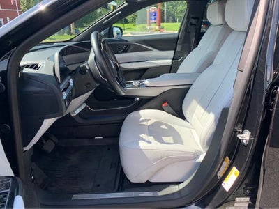 2024 Cadillac LYRIQ Luxury 1