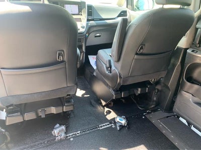 2019 Toyota Sienna SE