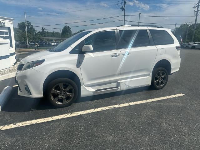 2019 Toyota Sienna SE