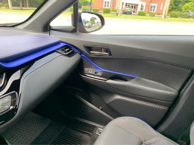 2022 Toyota C-HR XLE