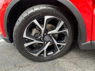 2022 Toyota C-HR XLE