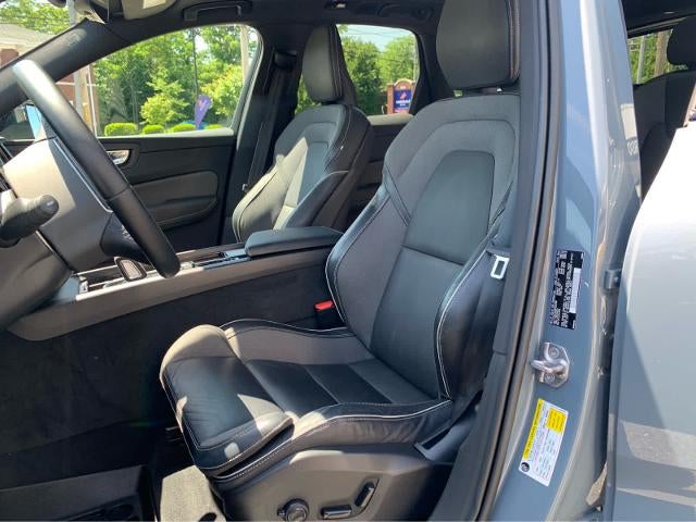 2022 Volvo XC60 Recharge Plug-In Hybrid T8 R-Design